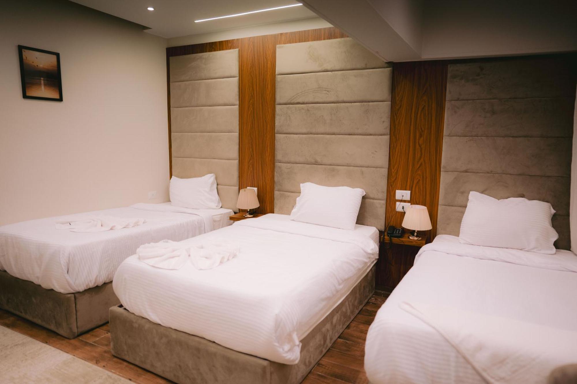 Tuya Pyramids Inn Kafrat al Jabal Екстер'єр фото