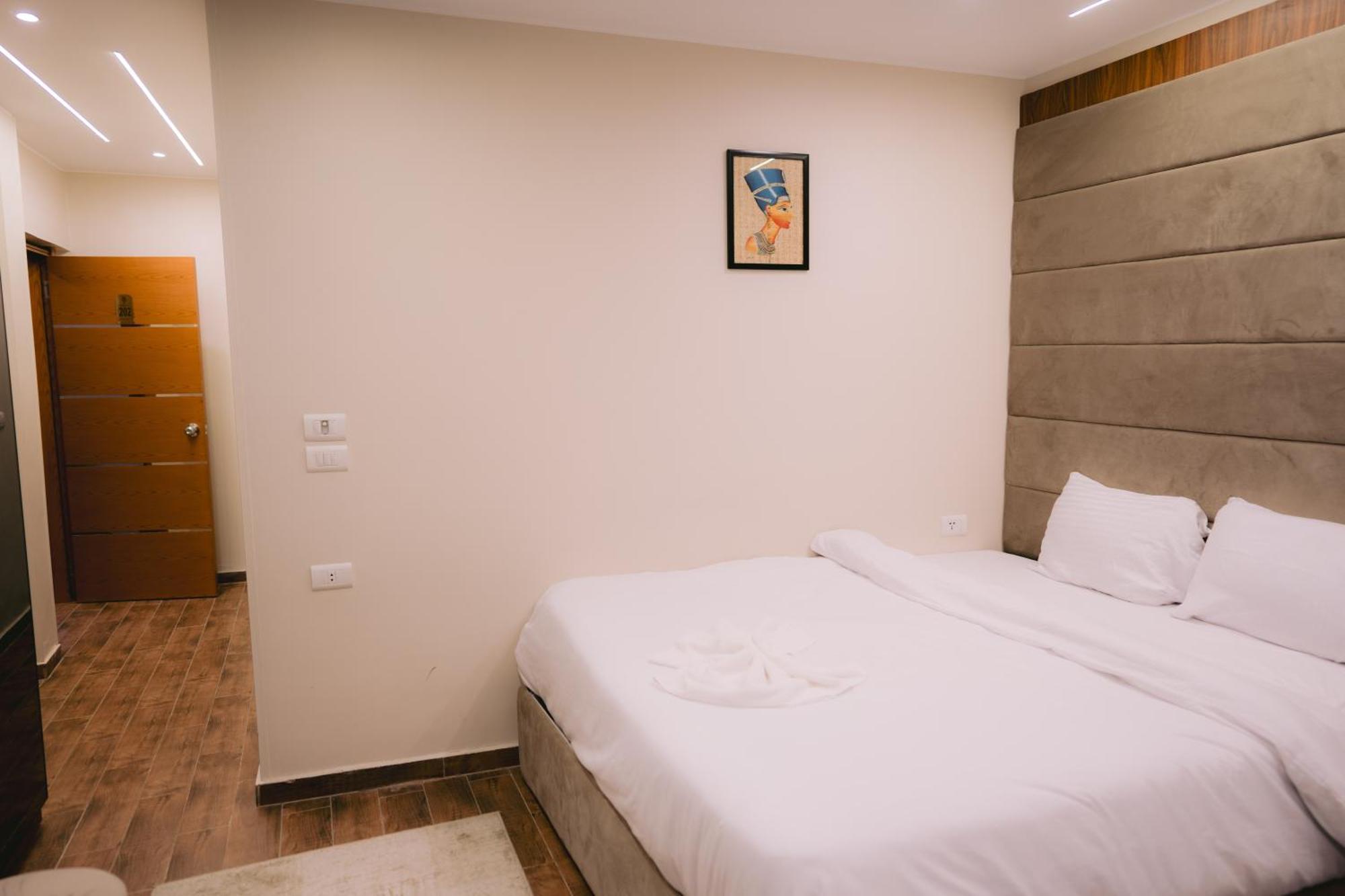 Tuya Pyramids Inn Kafrat al Jabal Екстер'єр фото