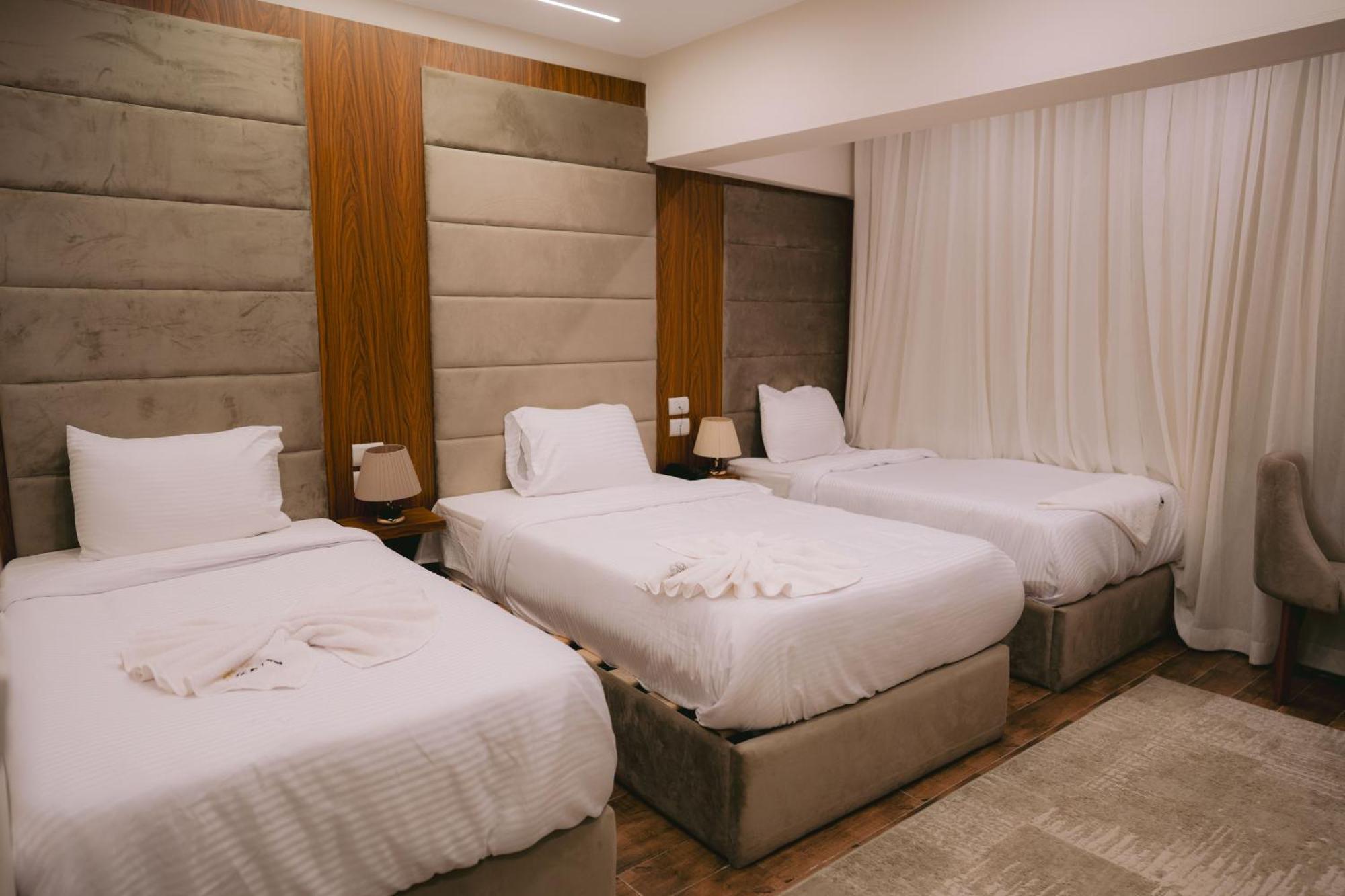 Tuya Pyramids Inn Kafrat al Jabal Екстер'єр фото