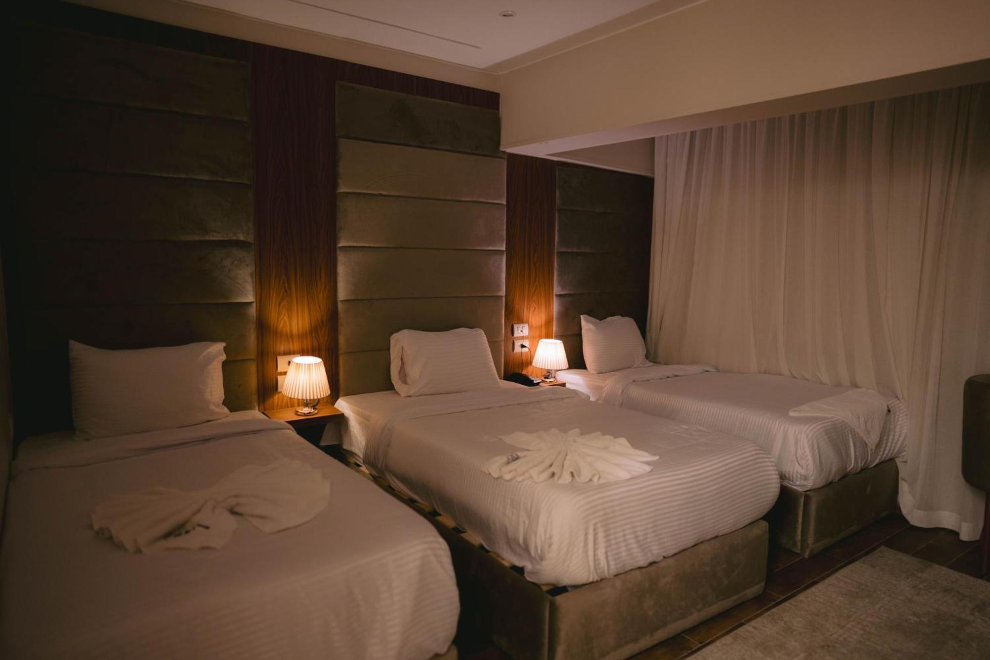 Tuya Pyramids Inn Kafrat al Jabal Екстер'єр фото